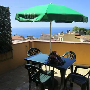 taormina-terrace-sea-view.sicilyhotelsitaly.net/